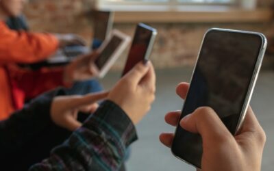 Consecuencias del mal uso de la redes sociales | ¿Qué debemos hacer?