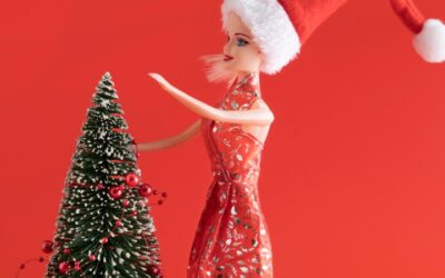 Barbie lanza muñeca en honor a creadora de la vacuna de Astrazeneca