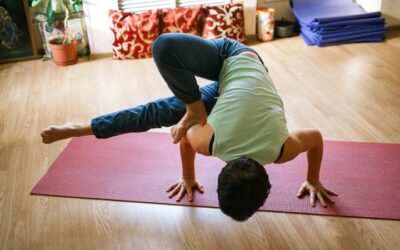 Posturas de yoga en la mañana para activar cuerpo y mente