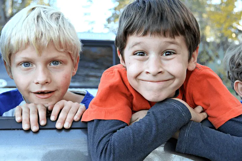 niños extrovertidos