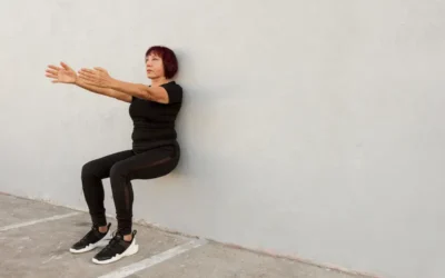 Excelentes ejercicios para transformar tu cuerpo usando una pared
