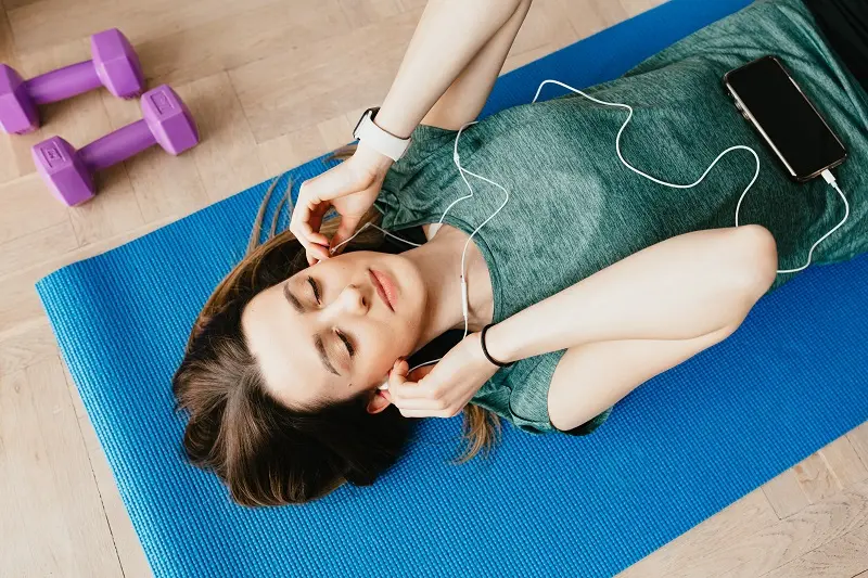 ¿La música mejora el rendimiento físico y la recuperación muscular?