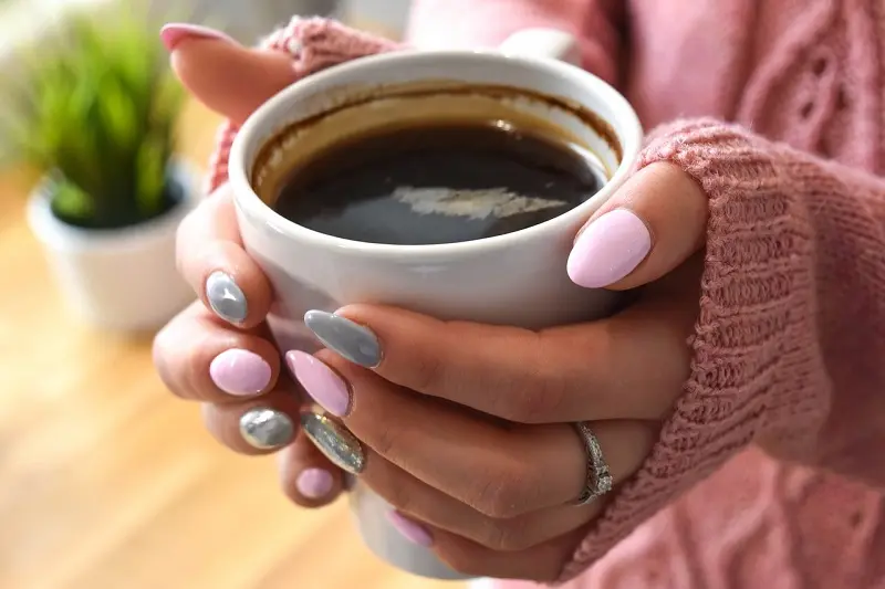 ¿Cuánto café se recomienda tomar al día?
