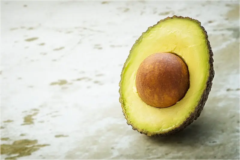 té de hueso de aguacate