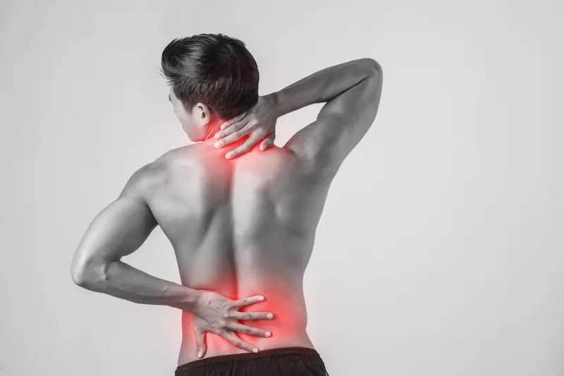 Hábitos dañinos para la espalda: una mirada a las acciones cotidianas que afectan nuestra salud