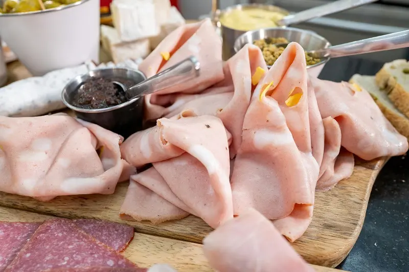 ¿Mortadela casera? Descubre cómo prepararla