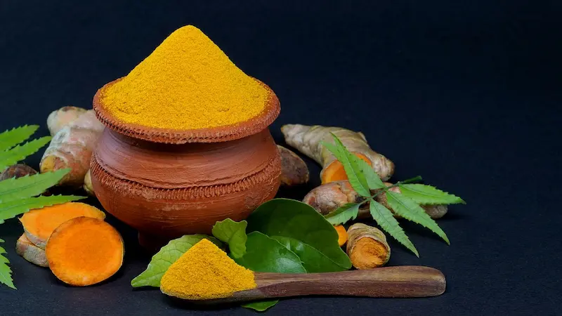 Jabón de cúrcuma: Un remedio natural para las manchas oscuras