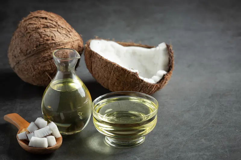 Efectos secundarios del uso de aceite de coco en la piel: Más allá de la hidratación