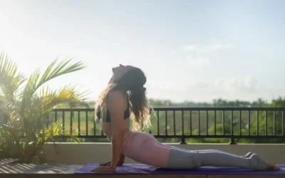 Despierta tu energía vital: Posturas de yoga perfectas para empezar el día