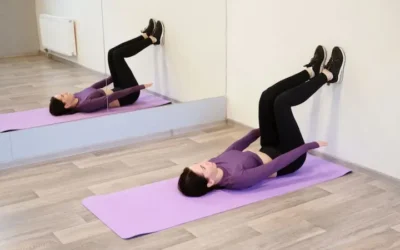 Fortalece tus glúteos y piernas en casa con pilates de pared