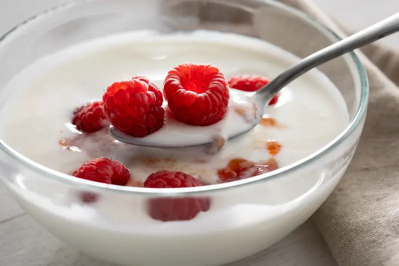 ¿Quieres una piel radiante? ¡Empieza tus mañanas con yogurt griego!