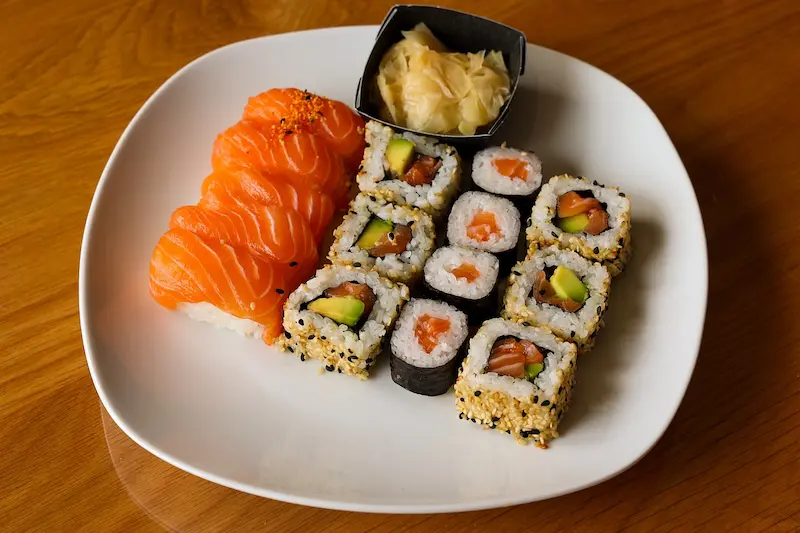 Más allá del placer: Los sorprendentes beneficios para la salud de comer sushi