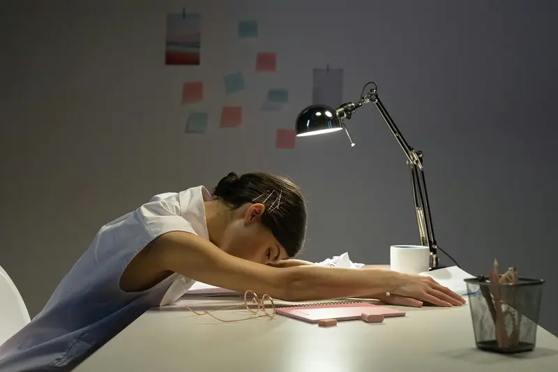 Hustle Culture: La Adicción al Trabajo que Afecta tu Salud