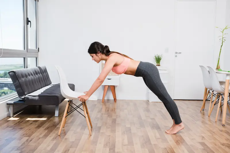 5 Ejercicios de silla para un abdomen fuerte y tonificado