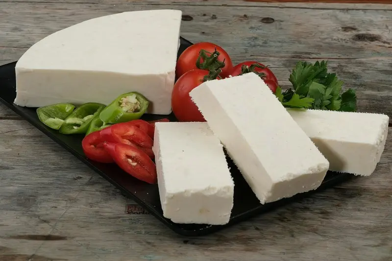 ¿El queso protege la salud cerebral? ¿Qué dice la ciencia?